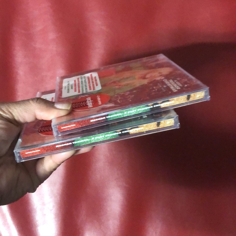 A Very Teainor Christmas-CD-2 by Meghan Trainor . New in packing - Picture 4 of 7